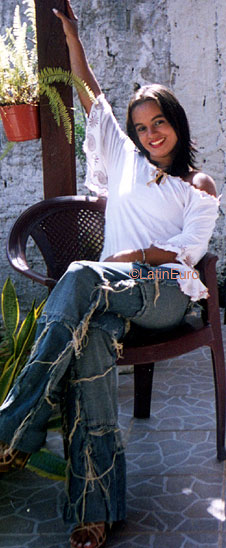 Date this attractive Brazil girl Taise from COQUEIRO B8517