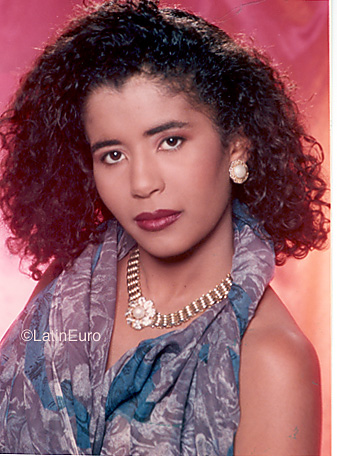 Date this cute Brazil girl Dolores from ARAXA B9909