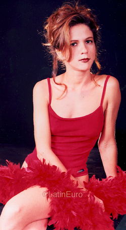 Date this nice looking Brazil girl Fabiane from EUNAPOLIS B9882