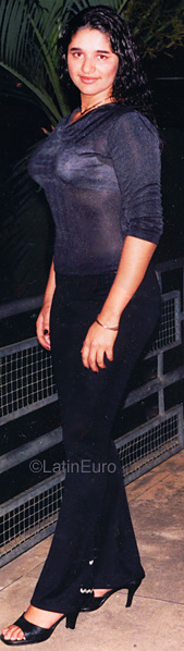 Date this happy Brazil girl Maria from COLATINA B9964