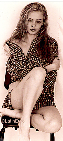 Date this stunning Brazil girl Tatiana from  B9773