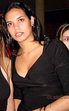 Date this passionate Brazil girl Evelyn from  B9641