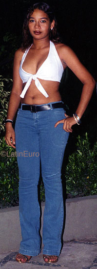 Date this voluptuous Brazil girl Lidiane from CODO B9636