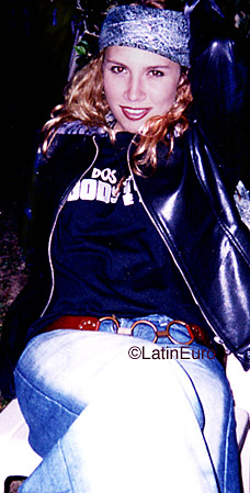 Date this cute Brazil girl Paula from IGUAPE B9706