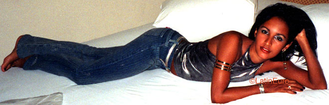 Date this fun Brazil girl Simone from RECIFE B9578