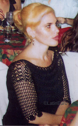 Date this lovely Brazil girl Anna from GOIANIA B9350