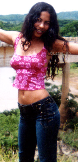 Date this lovely Brazil girl Elaine from  B9080