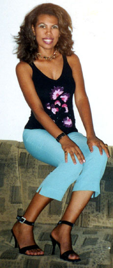 Date this delightful Brazil girl Elizangela from GUARAPARI B9059