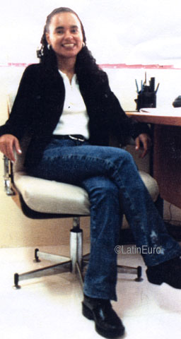 Date this happy Brazil girl Clarice from BARUERI B8929