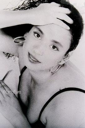 Date this good-looking Brazil girl Simone from SAO PAULO B8978