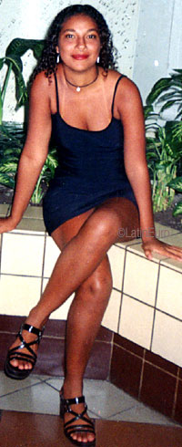 Date this cute Brazil girl Thais from ARACAJU B8937