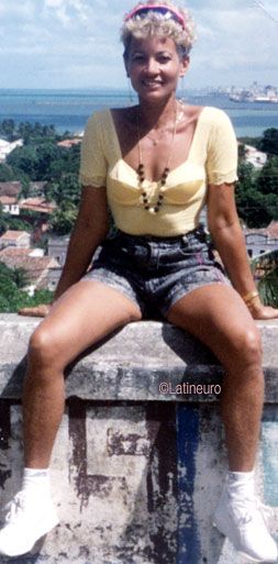 Date this cute Brazil girl Deyse from Recife B8904