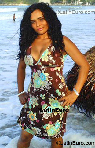 Date this nice looking Brazil girl Marta from Natal BR133