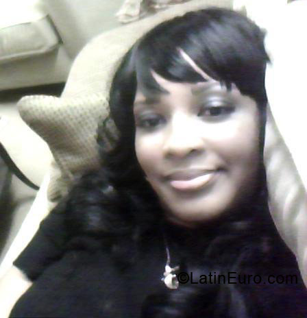 Date this nice looking United States girl Coleendt from Newark US140