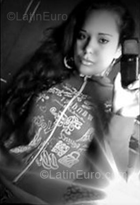 Date this hot Brazil girl Aurea Patricia from Sao Leopoldo BR196