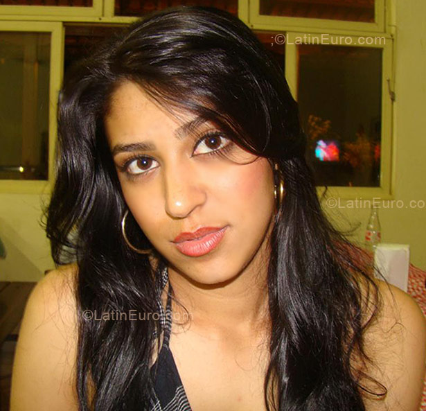 Date this delightful Brazil girl Janaina from Belo Horizonte BR236