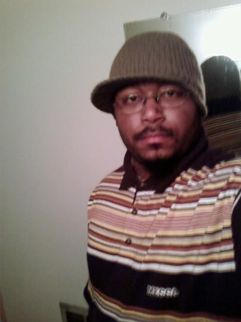 Date this tall United States man Aaron from Tacoma US334