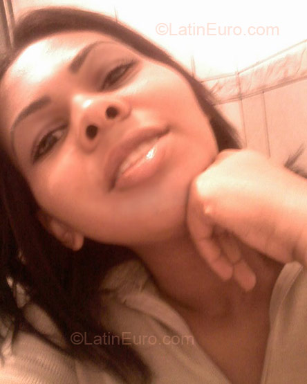 Date this happy Brazil girl Aline Cristina from Maringa BR366