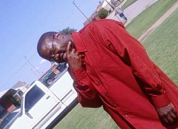 Date this good-looking United States man Earven from oklahoma city US959