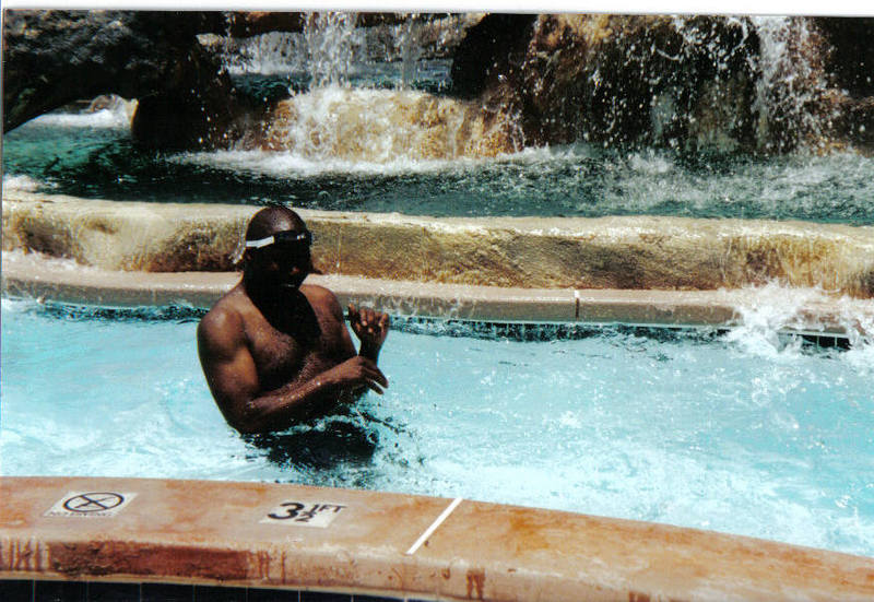 Date this fun United States man Lamont from Cleveland US962