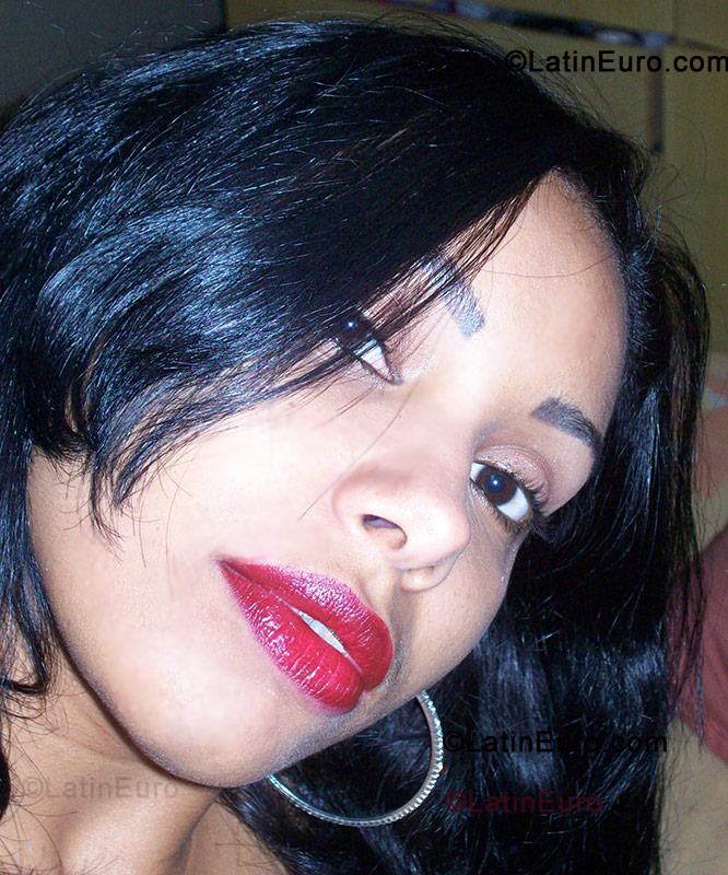 Date this stunning Brazil girl Rafaela from Volta Redonda BR461