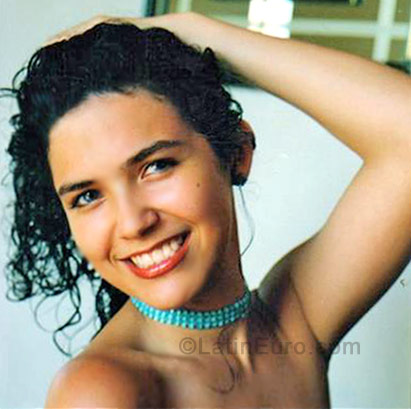 Date this attractive Brazil girl Isabella from Campinas BR758