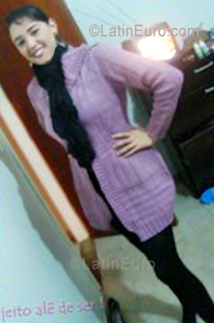 Date this charming Brazil girl Alessandra from Catalao BR800