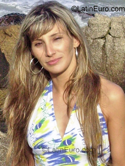 Date this hard body Brazil girl Luciana from Porto Alegre BR869