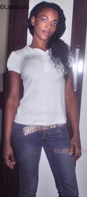 Date this beautiful Brazil girl Janaina from Rio Bonito BR915