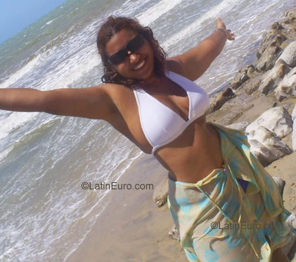 Date this funny Brazil girl Denise Dominique from  BR927