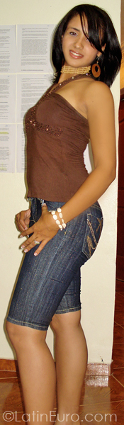 Date this good-looking Dominican Republic girl Angelie Stephania from Salcedo DO699