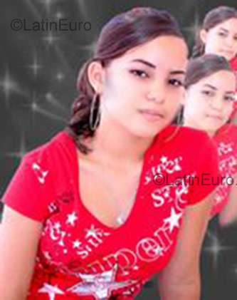 Date this good-looking Dominican Republic girl Dennys from Santiago DO704