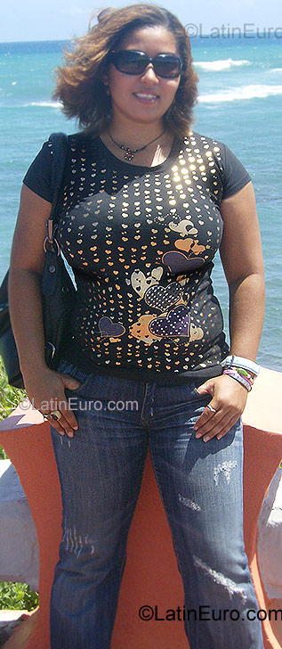 Date this pretty Dominican Republic girl Yoly from San Francisco de Macoris DO705