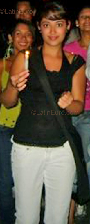 Date this lovely Colombia girl Estefania from Bello CO654