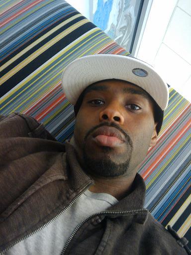 Date this georgeous United States man Nigel from Philadelphia US2050