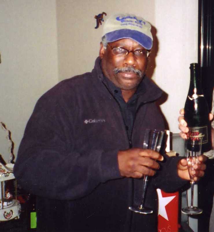 Date this tall Dominican Republic man Blacksun from Seattle DO765