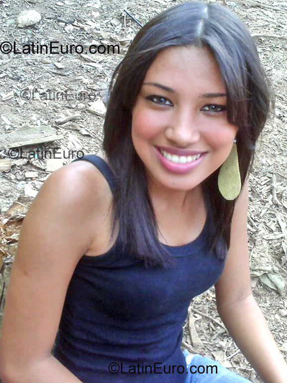 Date this pretty Brazil girl Camila from Sirinhaem BR991