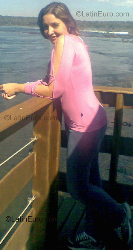 Date this hot Brazil girl Ana Paula from Foz Do Iguacu BR993