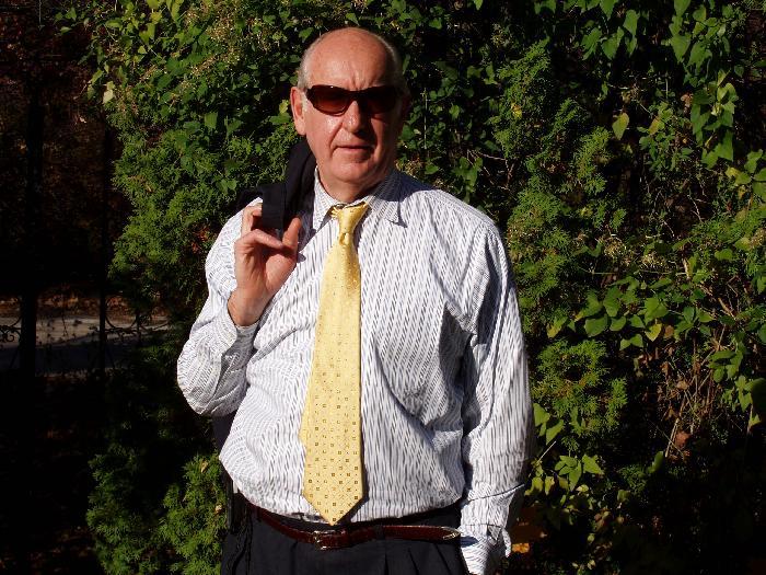 Date this voluptuous United States man THEKINGDOWNTHER from Chicago US2332