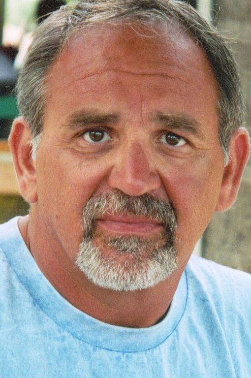 Date this tall United States man Chuck from Orlando US2471