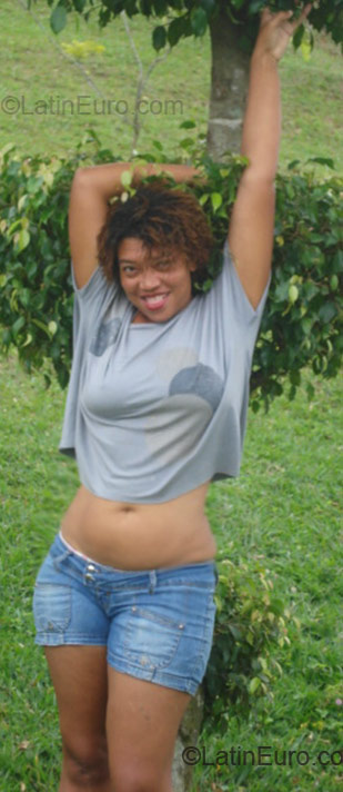 Date this funny Brazil girl Roemere from Rio De Janeiro BR1107