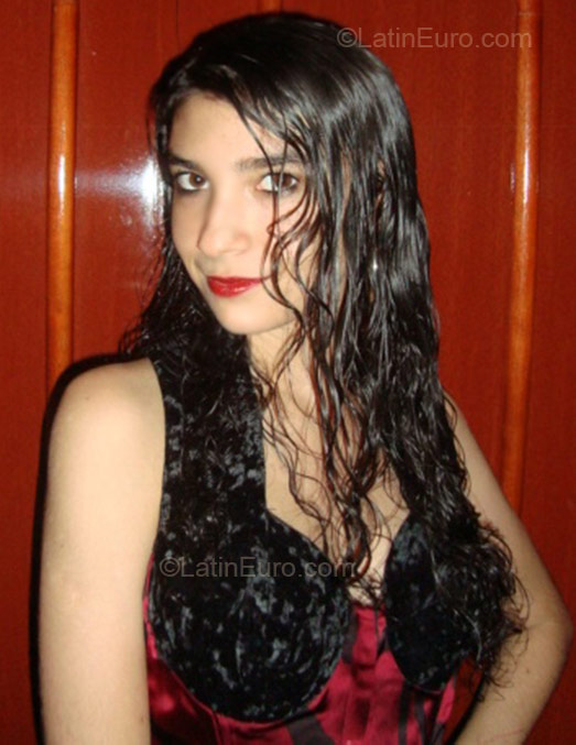 Date this funny Brazil girl Vanessa from Rio De Janeiro BR1147