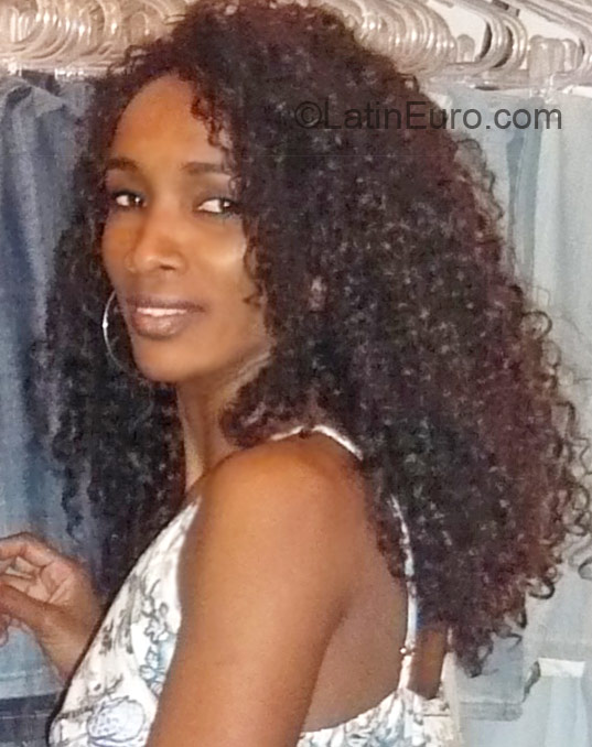 Date this tall Brazil girl Juvana from Salvador BR1155