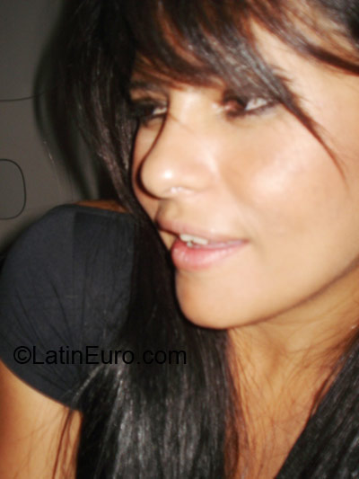 Date this sensual Brazil girl Diana from Macurure BR9568