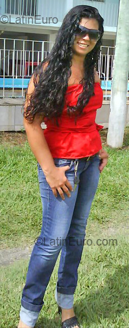 Date this lovely Brazil girl Cristiane Viana from Rio De Janeiro BR1166