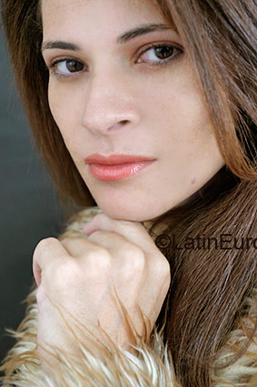 Date this charming Brazil girl Surya from Belo Horizonte BR1168