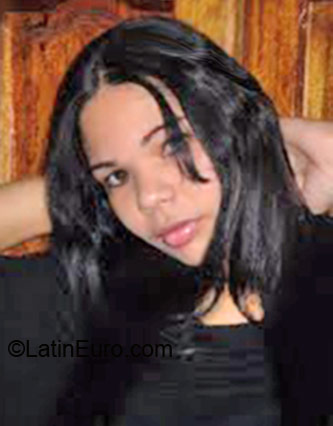 Date this tall Brazil girl Dany from Ulianopolis BR1174