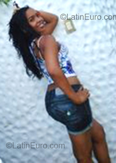 Date this pretty Brazil girl Elane from Salvador BR1230