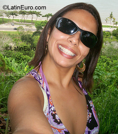 Date this lovely Brazil girl Fernanda from Rio Das Ostras BR1279