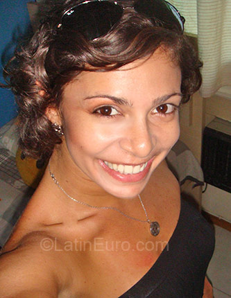 Date this georgeous Brazil girl Isis from Recife BR1282